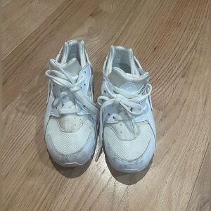 All white Nike haracches size 13c, used good condition